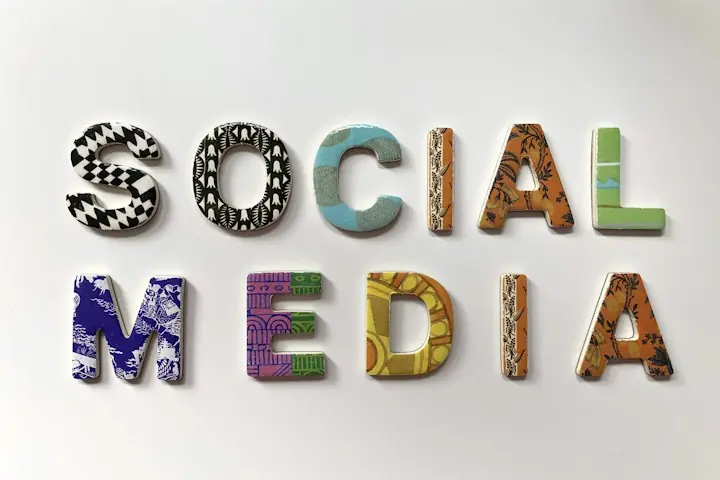 Letras que forman las palabras social media